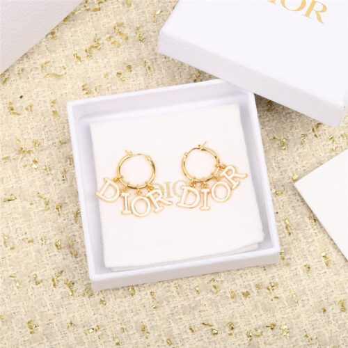 High Quality Luxury Dior Letter Pendant Earrings product detail