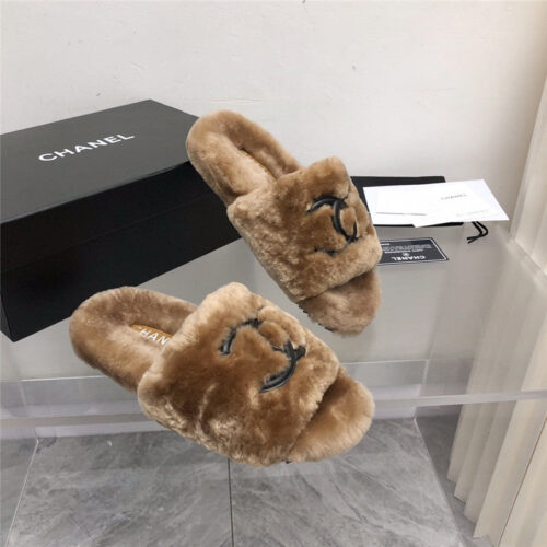 High Quality Luxury Chanel Fur Slippers – Style 86022 alternate view