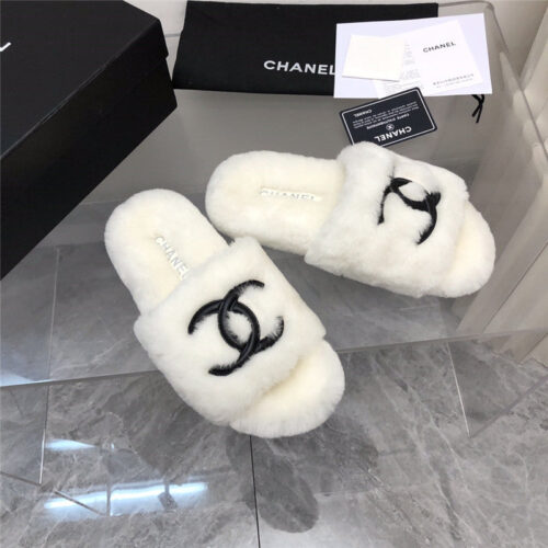 High Quality Luxury Chanel Fur Slippers – Style 84326