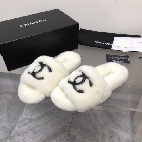 High Quality Luxury Chanel Fur Slippers – Style 84326 alternate view