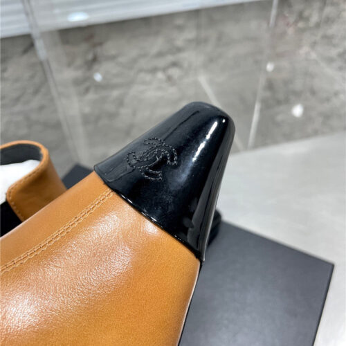 High Quality Luxury Chanel Classic Double C Small Square Toe Chunky Heel Boots product detail