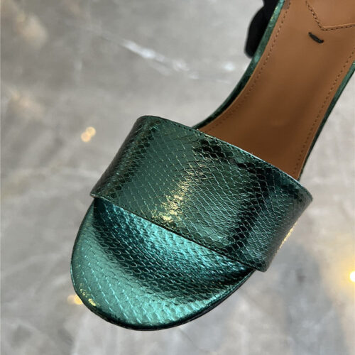 High Quality Luxury Fendi Delfina Round Toe Sandals product detail