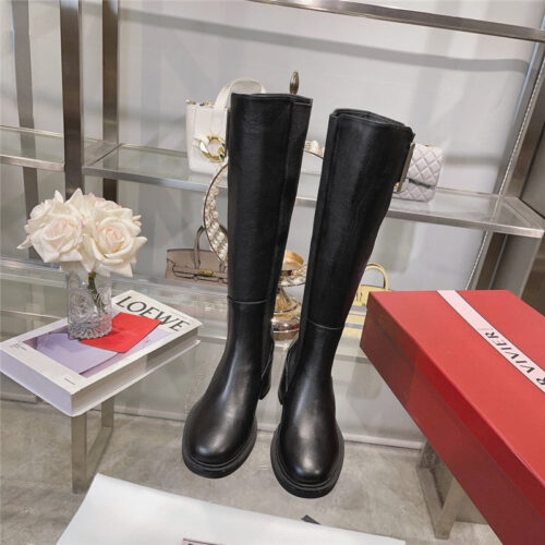 High Quality Luxury Roger Vivier Classic Buckle Boots – Style 69428 product detail