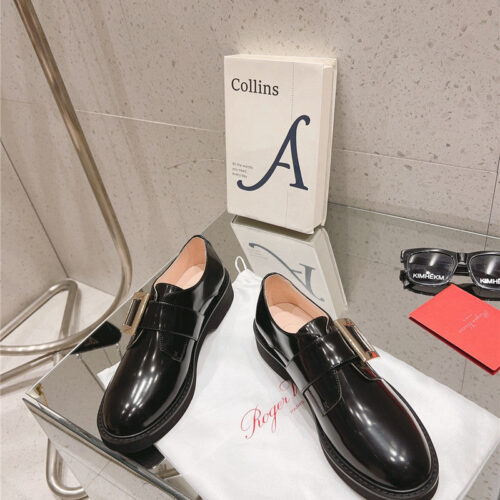High Quality Luxury Roger Vivier Metal Buckle Derby Shoes alternate view