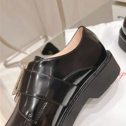 High Quality Luxury Roger Vivier Metal Buckle Derby Shoes product detail