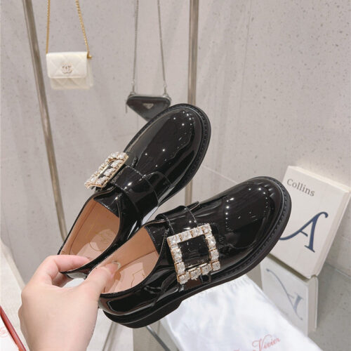 High Quality Luxury Roger Vivier Buckle Derby Shoes – Sizes 35–41 product detail