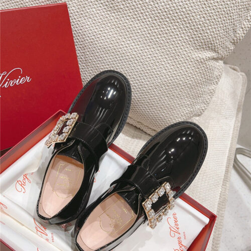 High Quality Luxury Roger Vivier Buckle Derby Shoes – Sizes 35–41 product detail