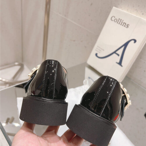 High Quality Luxury Roger Vivier Buckle Derby Shoes – Sizes 35–41 product detail