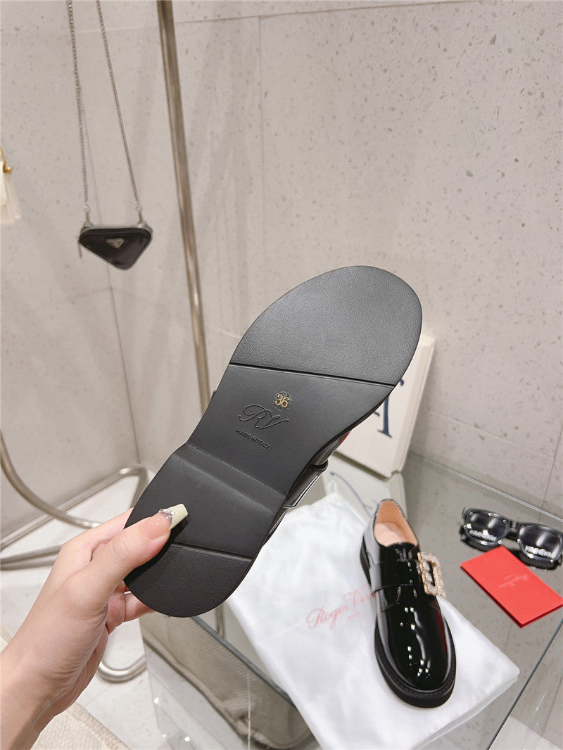 High Quality Luxury Roger Vivier Buckle Derby Shoes – Sizes 35–41 product detail