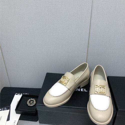 High Quality Luxury Chanel Chunky Heel Round Toe Shoes alternate view