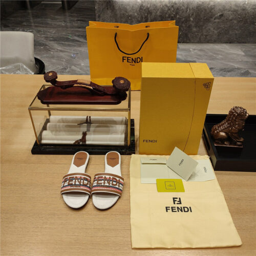 High Quality Luxury Fendi Haute Couture Flat Sandals product detail