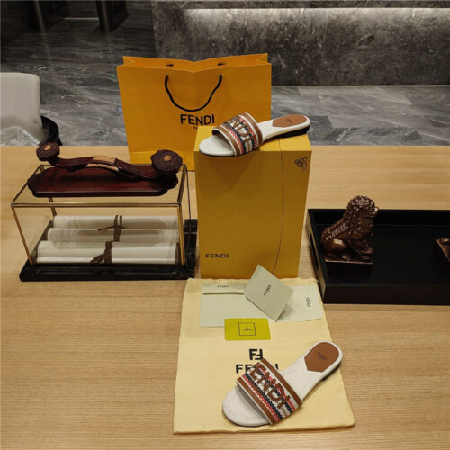 High Quality Luxury Fendi Haute Couture Flat Sandals product detail