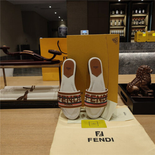 High Quality Luxury Fendi Haute Couture Flat Sandals product detail