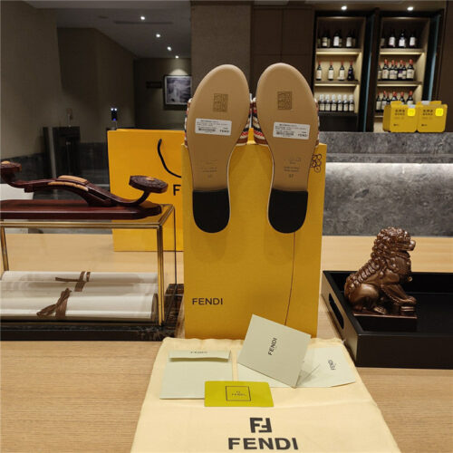High Quality Luxury Fendi Haute Couture Flat Sandals product detail