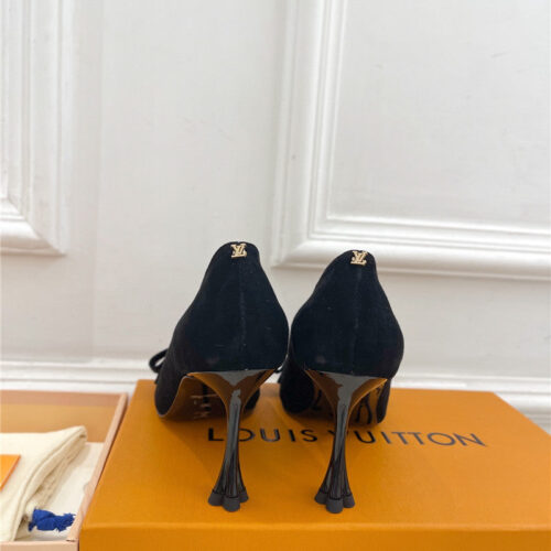 High Quality Luxury Louis Vuitton Bowknot Pointed Shoes – Style 30691 product detail