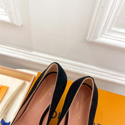 High Quality Luxury Louis Vuitton Bowknot Pointed Shoes – Style 30691 product detail