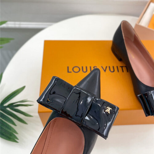 High Quality Luxury Louis Vuitton Bowknot Pointed Shoes – Style 29539 product detail