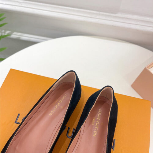 High Quality Luxury Louis Vuitton Bowknot Pointed Shoes – Style 59459 product detail