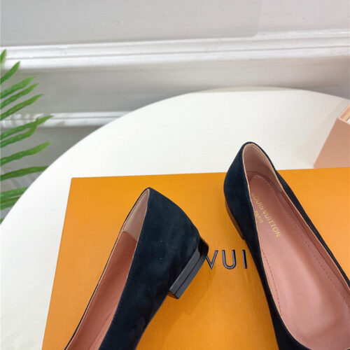 High Quality Luxury Louis Vuitton Bowknot Pointed Shoes – Style 59459 product detail
