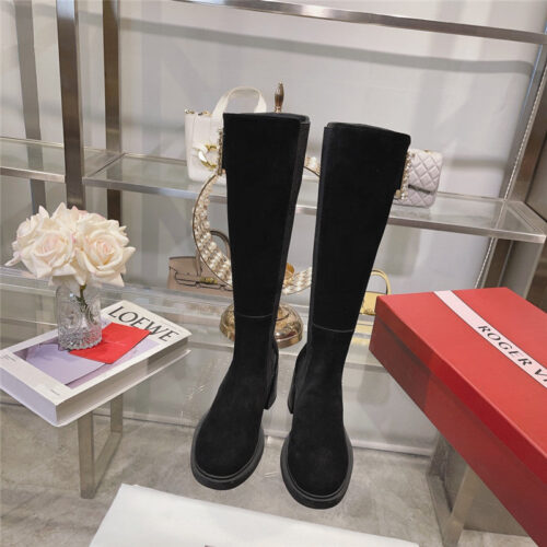 High Quality Luxury Roger Vivier Classic Buckle Boots – Style 67732 alternate view