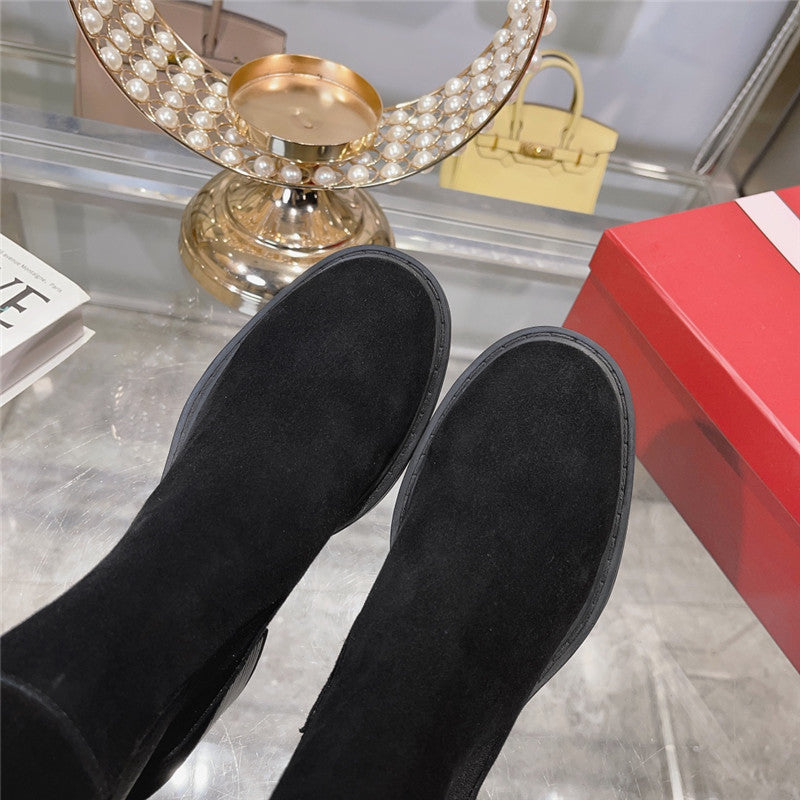 High Quality Luxury Roger Vivier Classic Buckle Boots – Style 67732 product detail