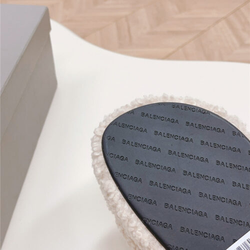 High Quality Luxury Balenciaga Platform Fur Sliders – Style 13923 product detail