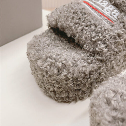 High Quality Luxury Balenciaga Platform Fur Sliders – Style 72675 product detail