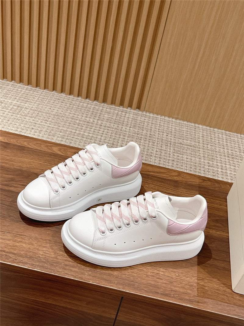 High Quality Luxury Alexander McQueen Classic All-Match Small White Shoes – Style 05603