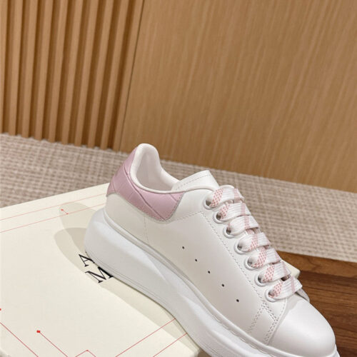 High Quality Luxury Alexander McQueen Classic All-Match Small White Shoes – Style 05603 product detail