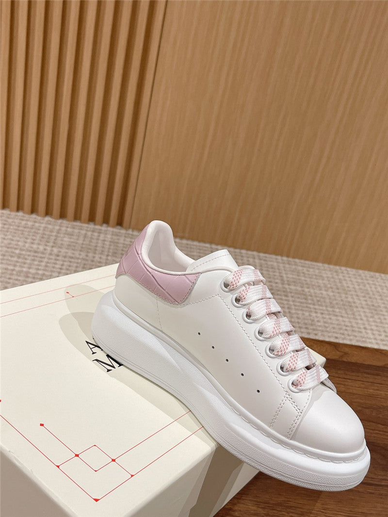 High Quality Luxury Alexander McQueen Classic All-Match Small White Shoes – Style 05603 product detail