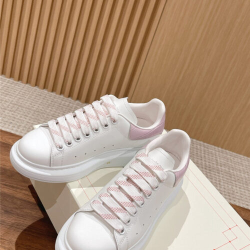 High Quality Luxury Alexander McQueen Classic All-Match Small White Shoes – Style 05603 product detail