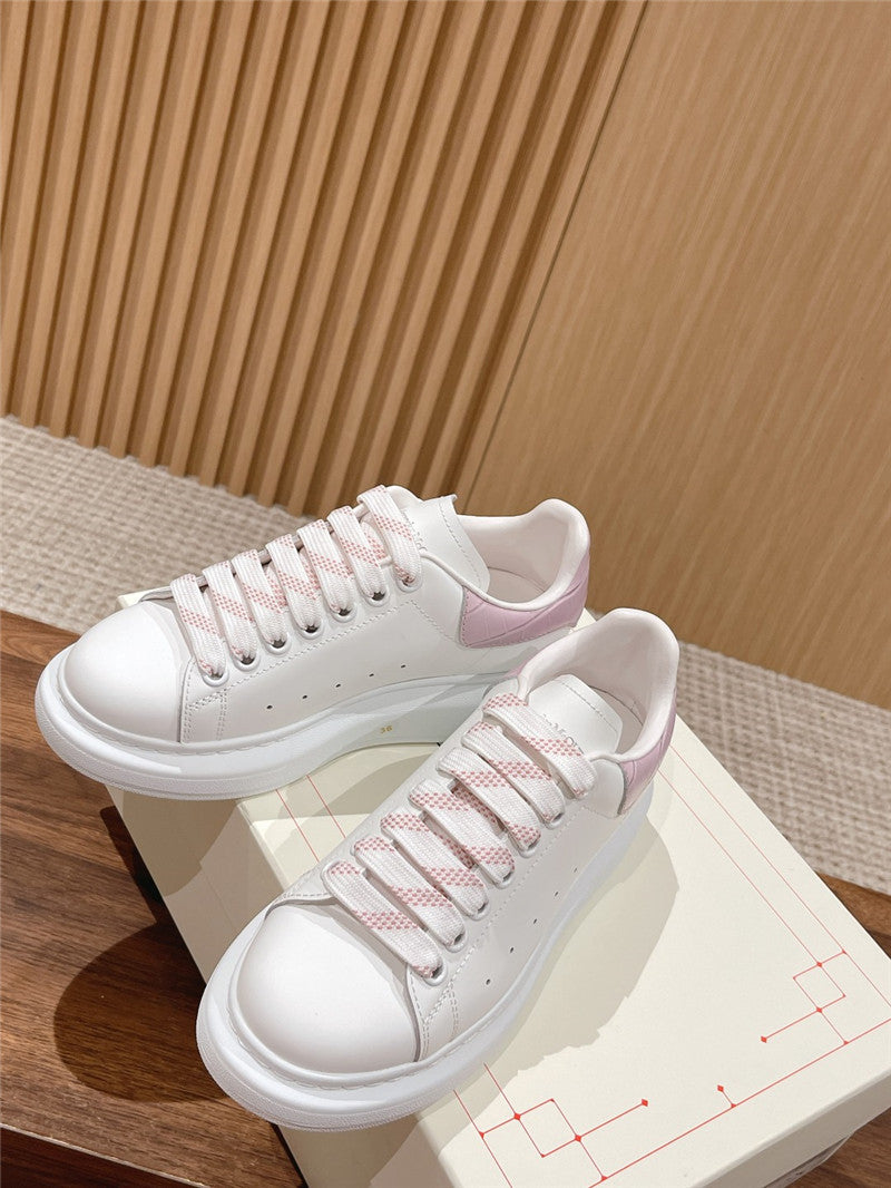 High Quality Luxury Alexander McQueen Classic All-Match Small White Shoes – Style 05603 product detail