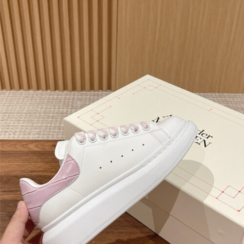 High Quality Luxury Alexander McQueen Classic All-Match Small White Shoes – Style 05603 product detail