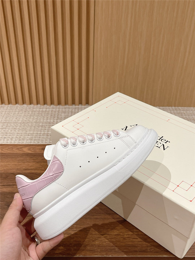 High Quality Luxury Alexander McQueen Classic All-Match Small White Shoes – Style 05603 product detail