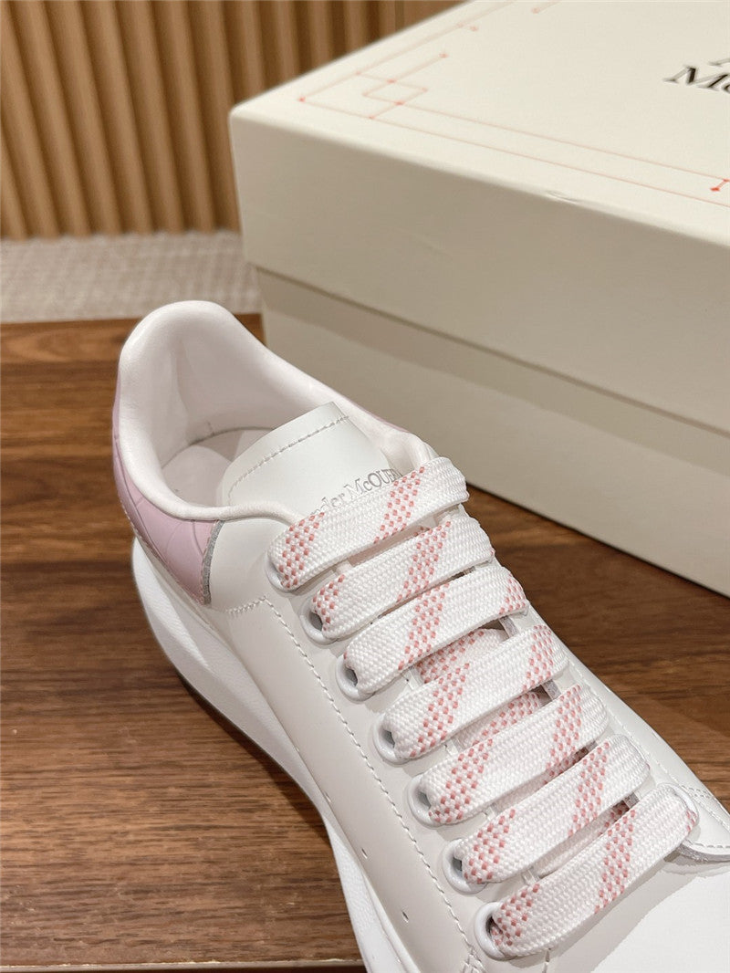 High Quality Luxury Alexander McQueen Classic All-Match Small White Shoes – Style 05603 product detail