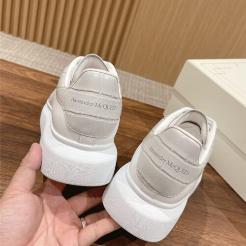 High Quality Luxury Alexander McQueen Classic All-Match Small White Shoes – Style 38371 product detail