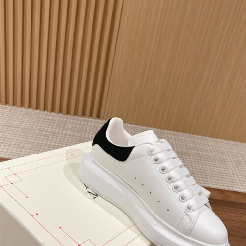High Quality Luxury Alexander McQueen Classic All-Match Small White Shoes – Style 71139 product detail