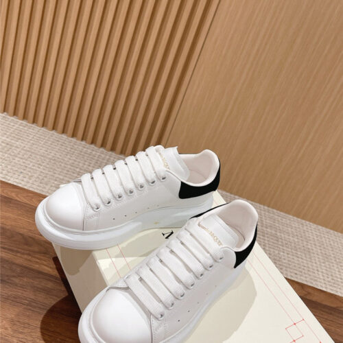 High Quality Luxury Alexander McQueen Classic All-Match Small White Shoes – Style 71139 product detail