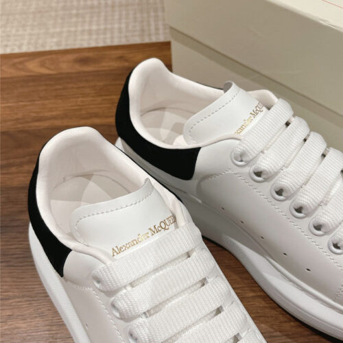 High Quality Luxury Alexander McQueen Classic All-Match Small White Shoes – Style 71139 product detail