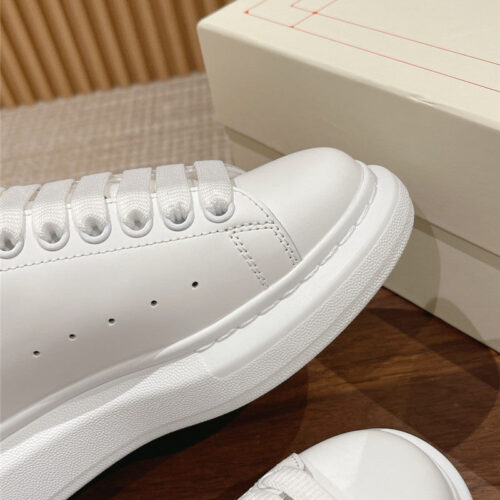 High Quality Luxury Alexander McQueen Classic All-Match Small White Shoes – Style 71139 product detail