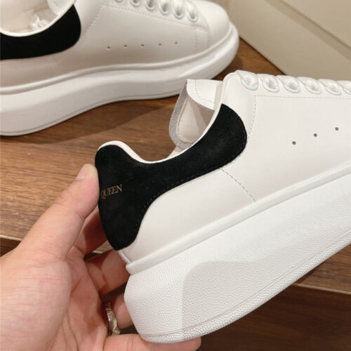 High Quality Luxury Alexander McQueen Classic All-Match Small White Shoes – Style 71139 product detail