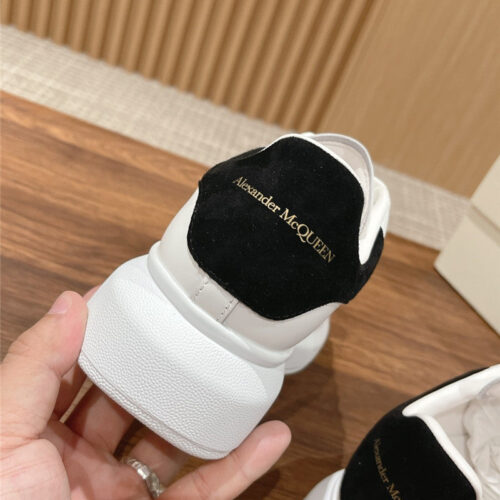 High Quality Luxury Alexander McQueen Classic All-Match Small White Shoes – Style 71139 product detail