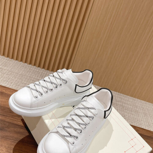 High Quality Luxury Alexander McQueen Classic All-Match Small White Shoes product detail