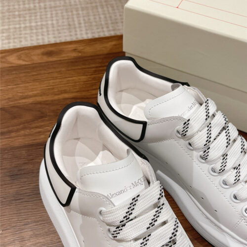 High Quality Luxury Alexander McQueen Classic All-Match Small White Shoes product detail
