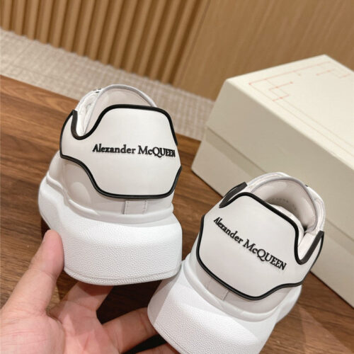High Quality Luxury Alexander McQueen Classic All-Match Small White Shoes product detail