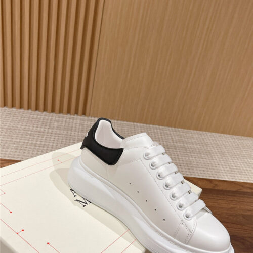 High Quality Luxury Alexander McQueen Classic All-Match Small White Shoes – Style 00515 product detail