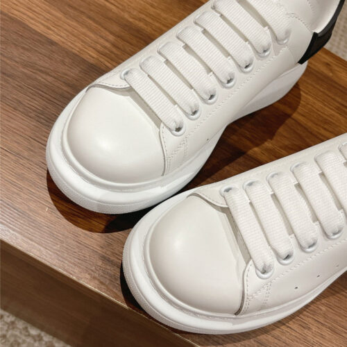 High Quality Luxury Alexander McQueen Classic All-Match Small White Shoes – Style 00515 product detail