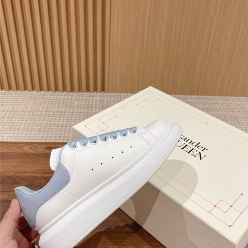 High Quality Luxury Alexander McQueen Classic All-Match Small White Shoes – Style 33283 product detail