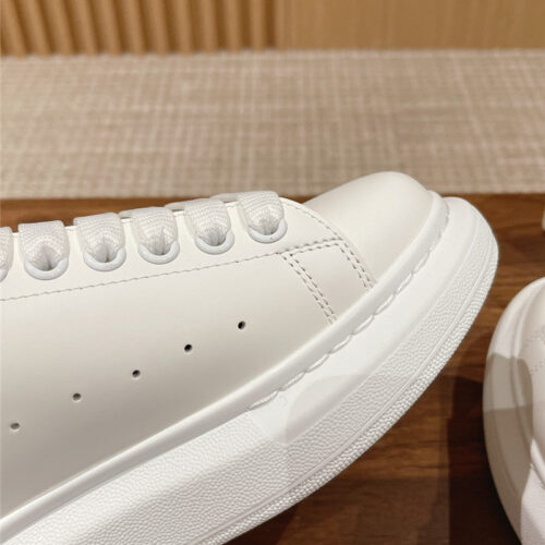 High Quality Luxury Alexander McQueen Classic All-Match Small White Shoes – Style 98819 product detail