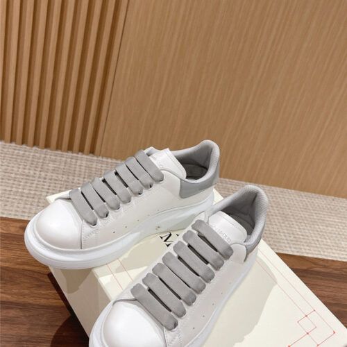 High Quality Luxury Alexander McQueen Classic All-Match Small White Shoes – Style 97123 product detail